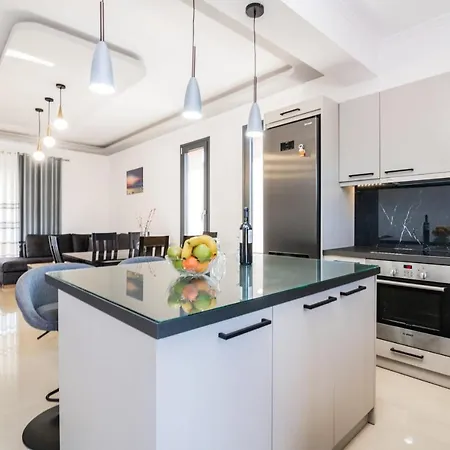 Jolla-private Pool-ideal For Big Groups By Mana Gers Kalamákion