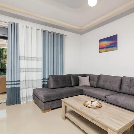 Jolla-private Pool-ideal For Big Groups By Mana Gers * Kalamákion