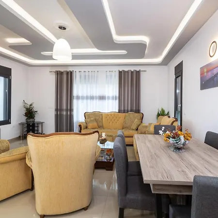 Jolla-private Pool-ideal For Big Groups By Mana Gers Apartment