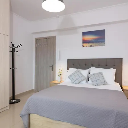 Jolla-private Pool-ideal For Big Groups By Mana Gers Kalamákion