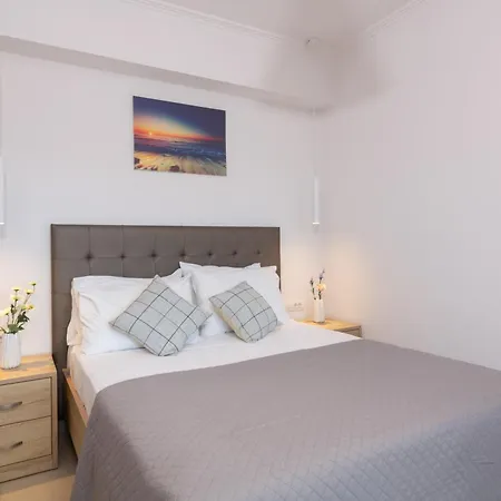 Apartament Calypso & *