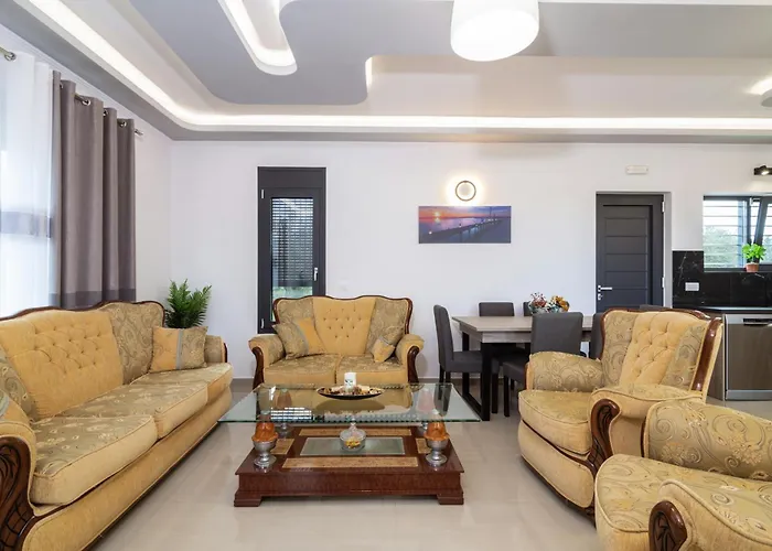 Apartament Jolla-private Pool-ideal For Big Groups By Mana Gers