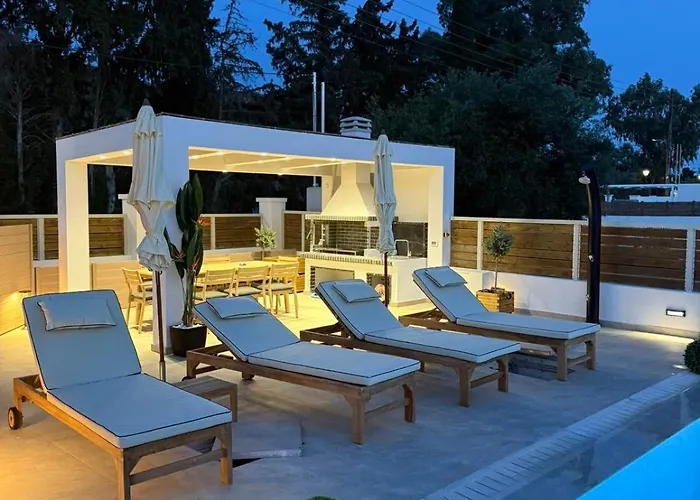 Jolla-private Pool-ideal For Big Groups By Mana Gers Kalamákion