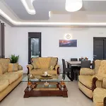 Appartement Jolla-private Pool-ideal For Big Groups By Mana Gers