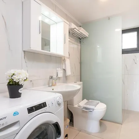 Jolla-private Pool-ideal For Big Groups By Mana Gers Appartement Kalamákion