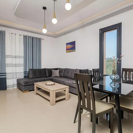 Jolla-private Pool-ideal For Big Groups By Mana Gers Appartement Kalamákion