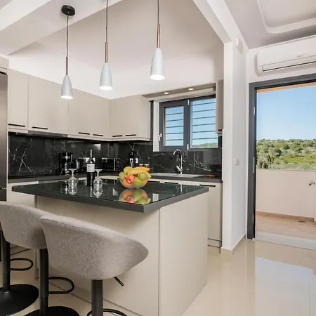 Appartement Jolla-private Pool-ideal For Big Groups By Mana Gers Kalamákion